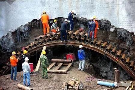 神木隧道钢花管支护案例